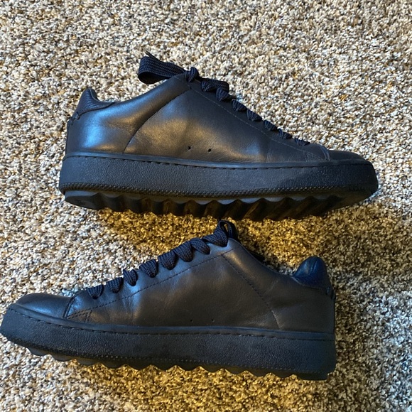 8.5 Coach Navy Blue Sneakers - Picture 4 of 8